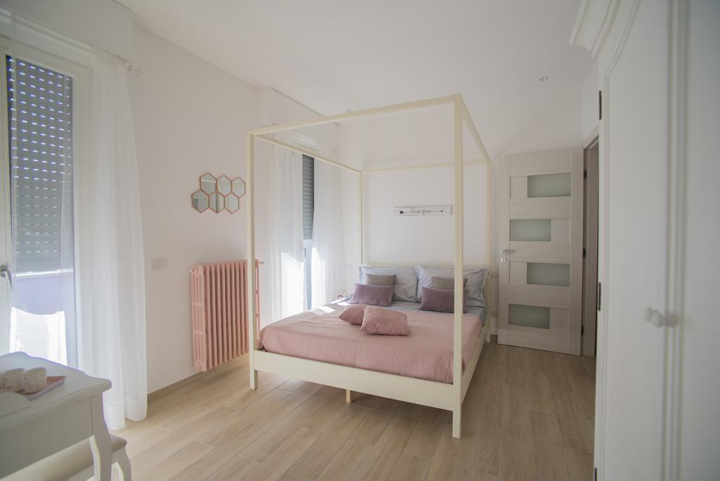 La Maison Extravagante Saronno Bagian luar foto