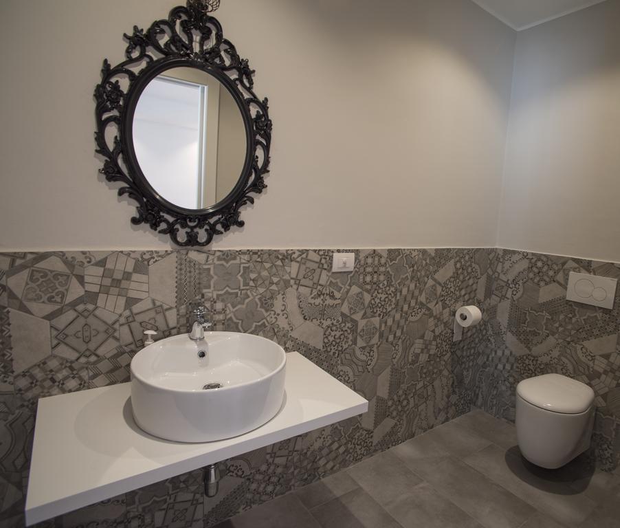 La Maison Extravagante Saronno Bagian luar foto