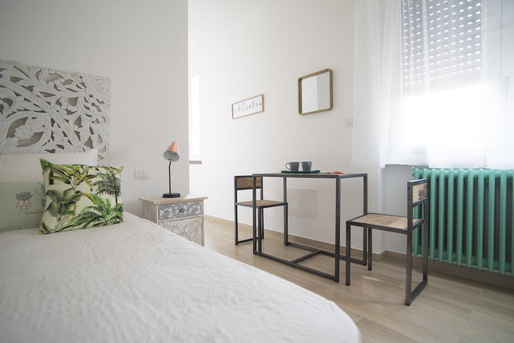 La Maison Extravagante Saronno Bagian luar foto